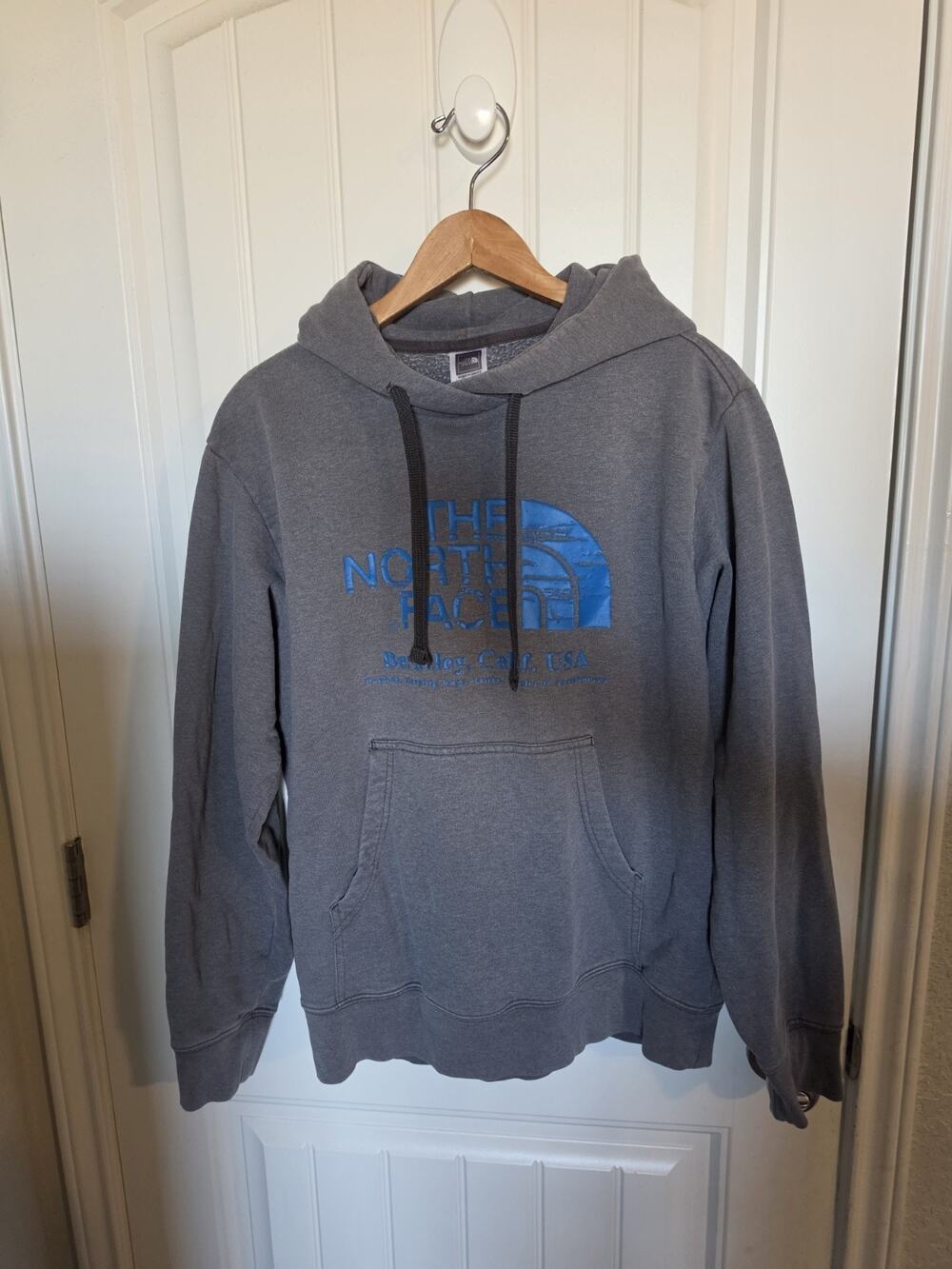 The North Face Hoodie Mens M Gray Blue Berkeley Logo Pullover Sweatshirt